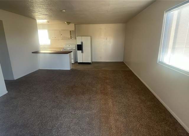 Property at 825 N Bruce St, Las Vegas, NV 89101, 6 beds, 4 baths
