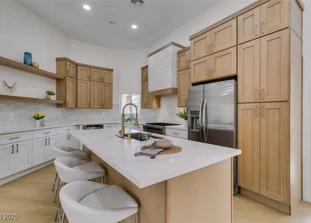 Property at 7157 Mission Hills Dr, Las Vegas, NV 89113, 2 beds, 2 baths
