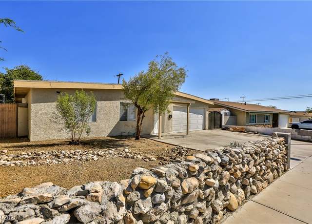 Property at 5304 Mountain View Dr, Las Vegas, NV 89146, 4 beds, 2 baths