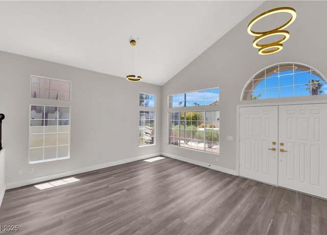 Property at 4404 Dunlap Crossing St, Las Vegas, NV 89129, 5 beds, 3 baths