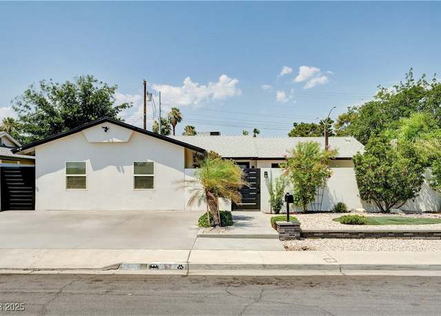 Property at 112 Rancho Vista Dr, Las Vegas, NV 89106, 4 beds, 3.5 baths