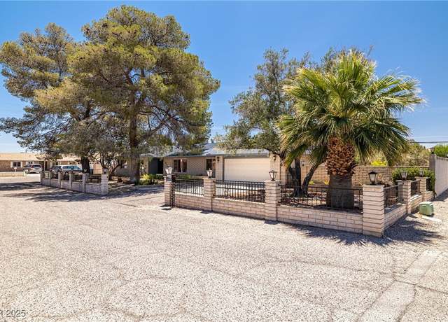 Property at 3090 Westwind Rd, Las Vegas, NV 89146, 4 beds, 2.5 baths