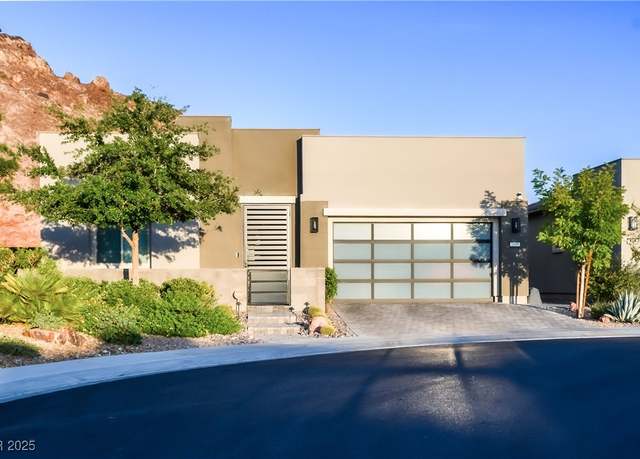 Property at 2008 Alto Vista Dr, Henderson, NV 89052, 3 beds, 2.5 baths