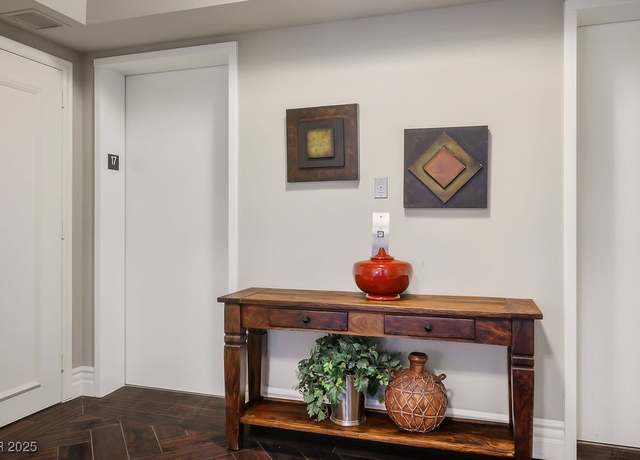 Property at 2777 Paradise Rd #1701, Las Vegas, NV 89109, 3 beds, 3 baths