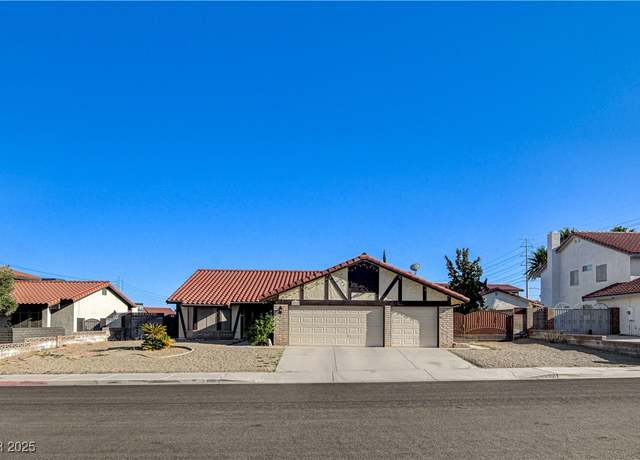 Property at 8517 Soneto Ln, Las Vegas, NV 89117, 4 beds, 2 baths