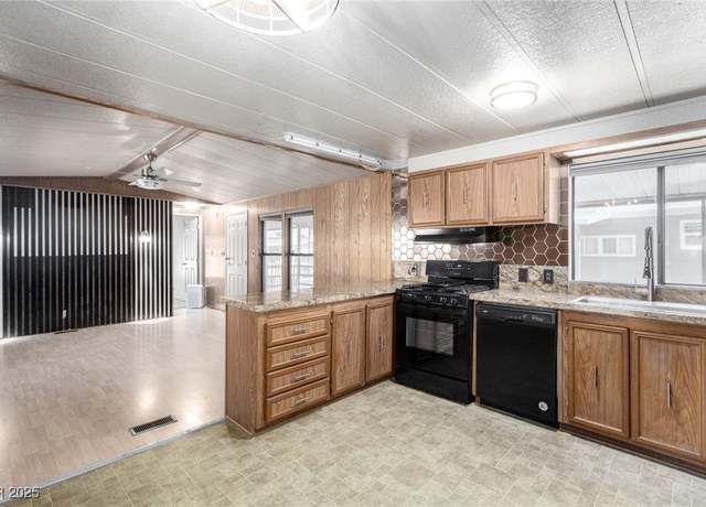Property at 3471 Cape Cod Dr, Las Vegas, NV 89122, 2 beds, 1 bath