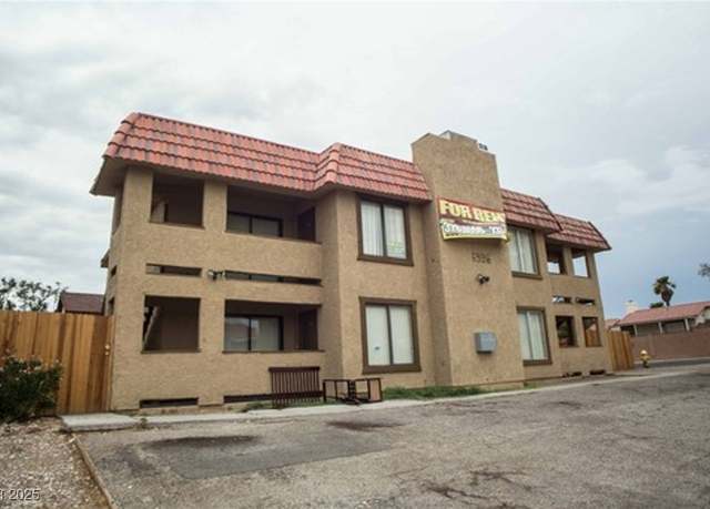Property at 6996 Hopkins Dr, Las Vegas, NV 89156, 8 beds, 8 baths