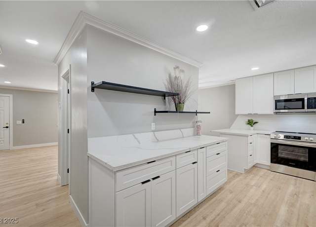 Property at 150 Greenbriar Townhouse Way, Las Vegas, NV 89121, 2 beds, 2.5 baths