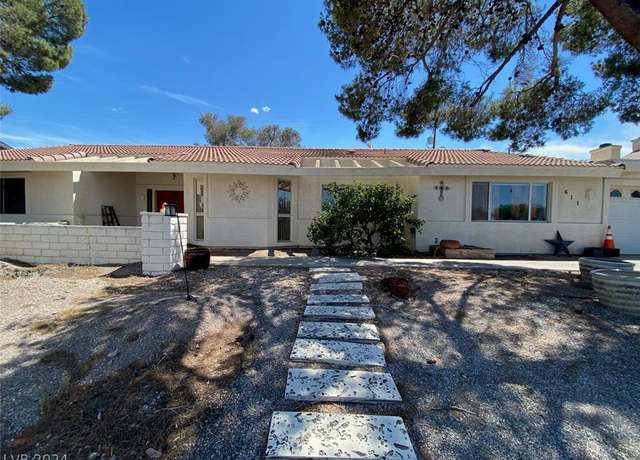 Property at 611 E Fairway Rd, Henderson, NV 89015, 3 beds, 3 baths
