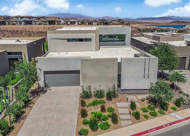 Property at 16 Canyon Shores Pl, Henderson, NV 89011, 4 beds, 4.5 baths