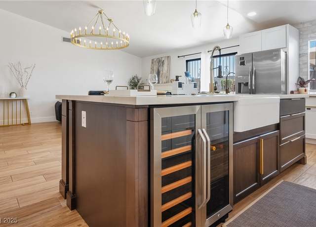 Property at 4774 Walteta Way, Las Vegas, NV 89119, 4 beds, 2 baths