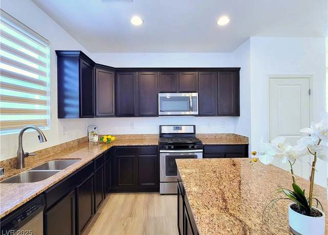 Property at 8904 Sleepy Panda Ave, Las Vegas, NV 89148, 3 beds, 2.5 baths