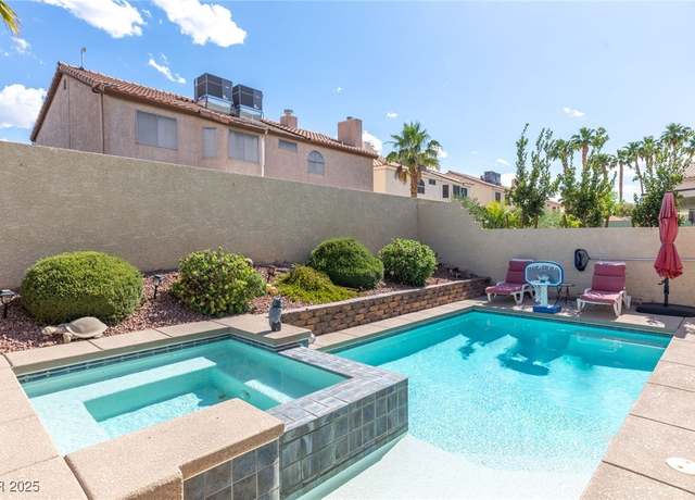 Property at 1502 Oxbow Ct, Henderson, NV 89014, 5 beds, 3 baths