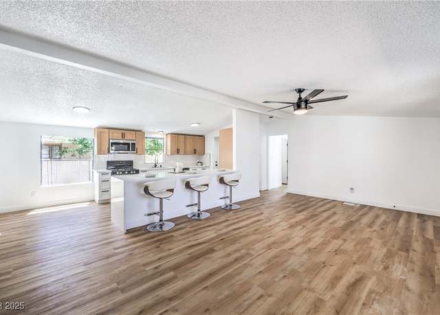 Property at 6024 Bluehill Ave, Las Vegas, NV 89156, 3 beds, 2 baths