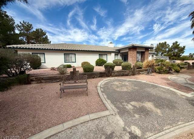 Property at 10561 Rancho Destino Rd, Las Vegas, NV 89183, 5 beds, 4.5 baths