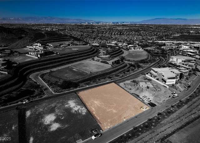 Property at 27 Boulderback Dr, Henderson, NV 89012