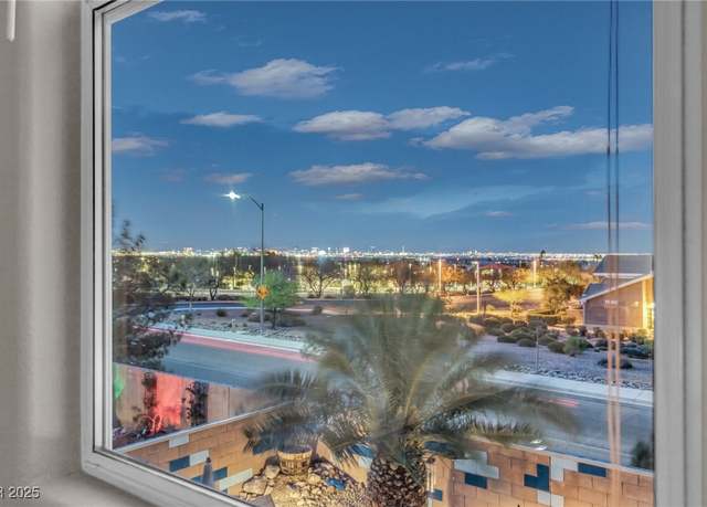Property at 1486 Neyland Dr, Henderson, NV 89012, 5 beds, 3 baths