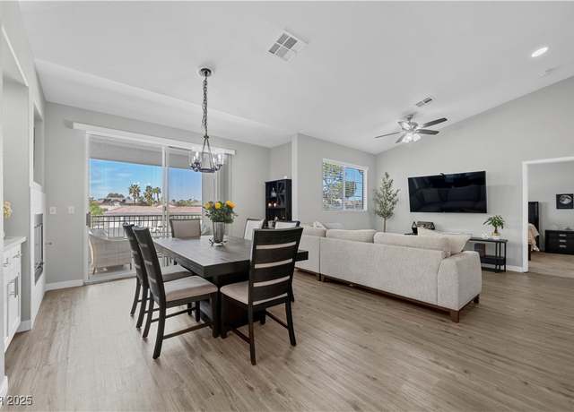 Property at 2325 Windmill Pkwy #1124, Henderson, NV 89074, 2 beds, 1.5 baths
