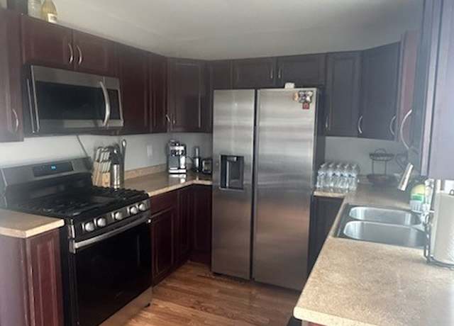 Property at 7098 Forest Vista St, Las Vegas, NV 89147, 2 beds, 1 bath