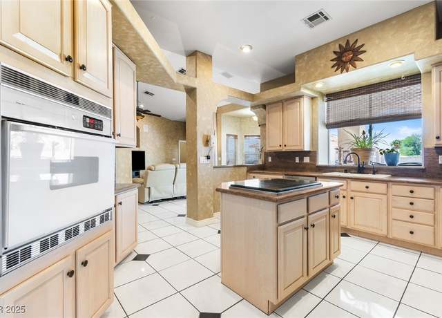 Property at 4545 W Agate Ave, Las Vegas, NV 89139, 7 beds, 4 baths
