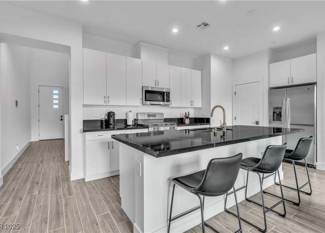 Property at 2699 Chance Canyon St, Henderson, NV 89044, 2 beds, 2.5 baths