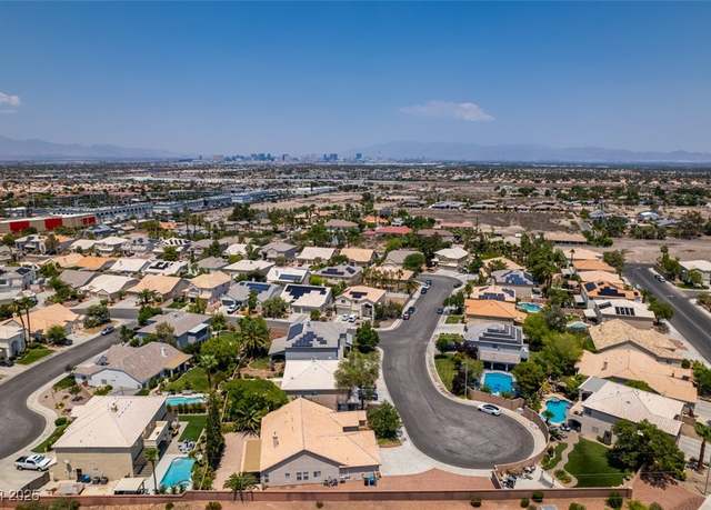 Property at 427 Rhythm St, Henderson, NV 89074, 4 beds, 3.5 baths