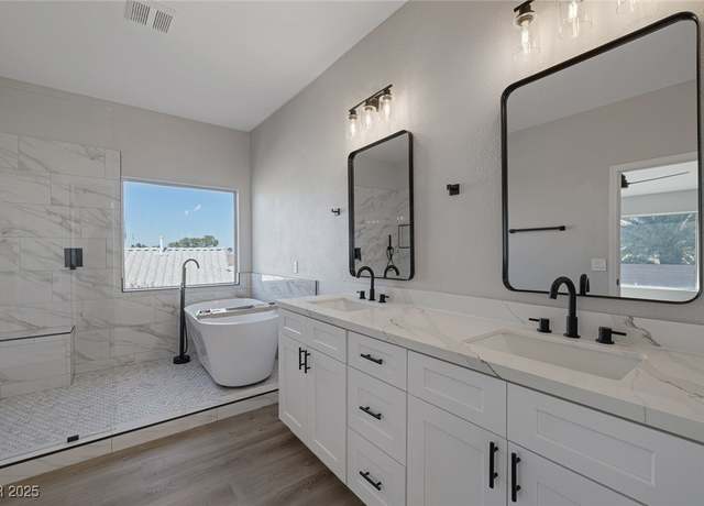 Property at 793 Vortex Ave, Henderson, NV 89002, 5 beds, 3 baths
