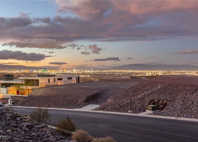 Property at 15 Cloud Chaser Blvd, Henderson, NV 89012