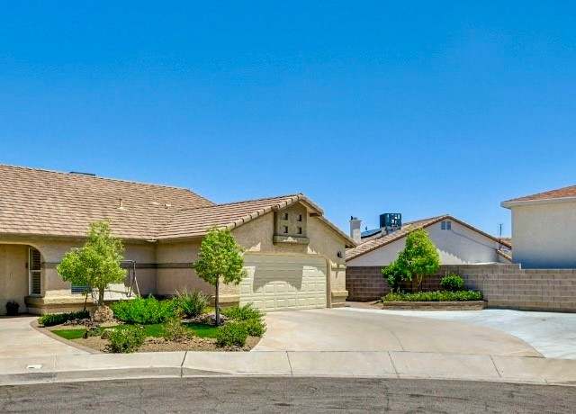 Property at 532 Calypso Dr, Henderson, NV 89002, 3 beds, 2 baths