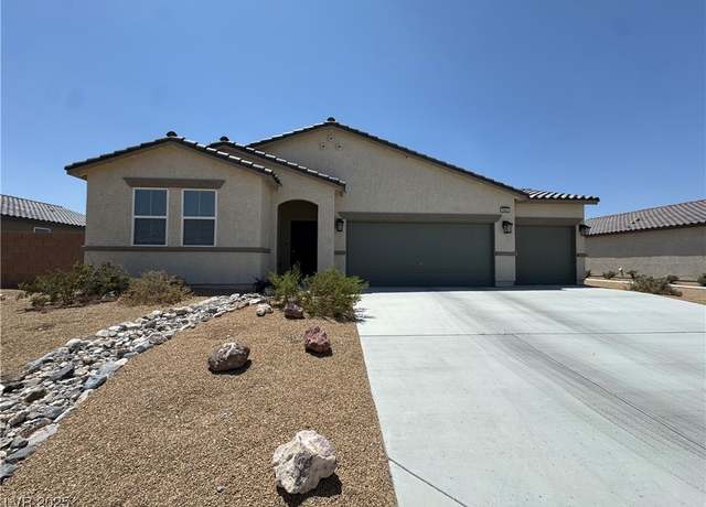 Property at 5562 S Chippewa St, Pahrump, NV 89061, 3 beds, 2 baths