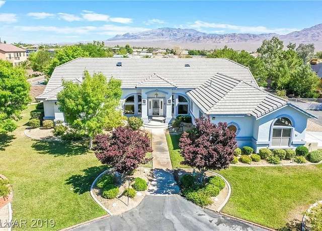 Property at 8640 Horse Dr, Las Vegas, NV 89143, 4 beds, 4 baths