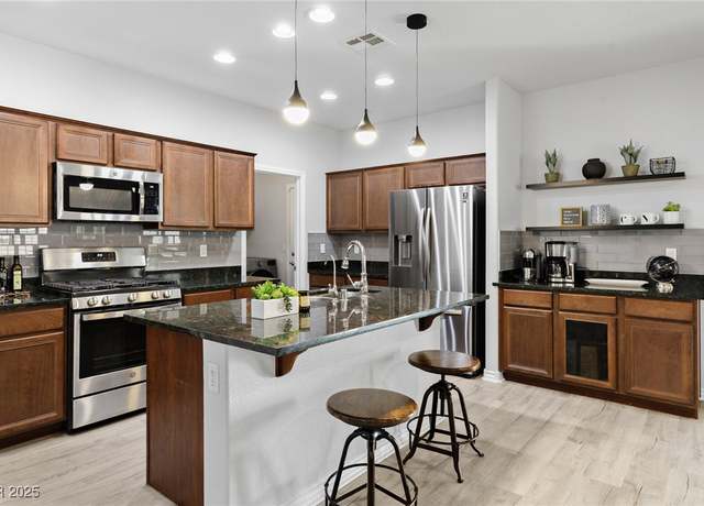 Property at 1866 Montefiore Walk, Henderson, NV 89044, 4 beds, 2.5 baths