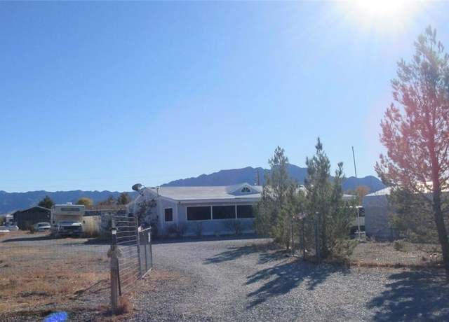 Property at 4111 Magnet Rd, Pahrump, NV 89048, 3 beds, 2 baths