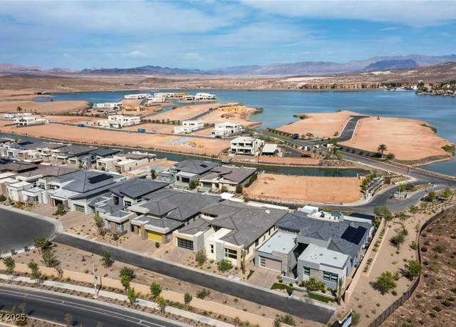 Property at 104 Tre Pietre St, Henderson, NV 89011, 4 beds, 4.5 baths