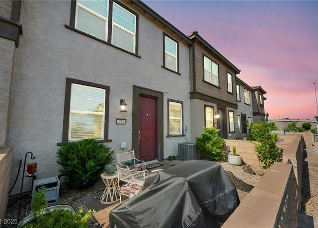Property at 752 Florence Isle Ave, Henderson, NV 89015, 3 beds, 2.5 baths