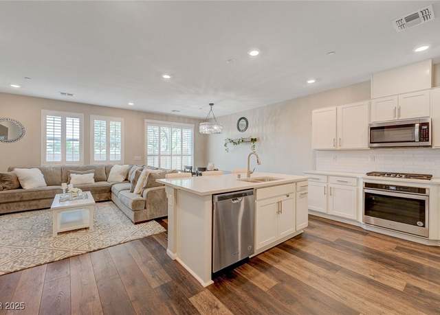Property at 5299 Silver Branch Ave, Las Vegas, NV 89118, 3 beds, 2.5 baths