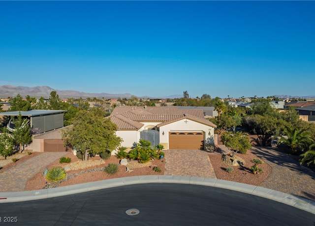 Property at 8604 Amber Autumn St, Las Vegas, NV 89131, 3 beds, 2.5 baths