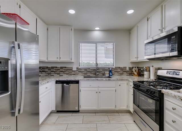 Property at 368 Umbria Way, Henderson, NV 89014, 3 beds, 2 baths