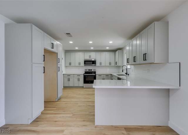 Property at 3986 Belleville Ave, Las Vegas, NV 89121, 4 beds, 2.5 baths