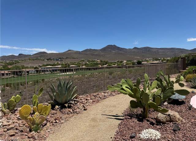 Property at 18 Brookridge Dr, Henderson, NV 89052, 5 beds, 3.5 baths