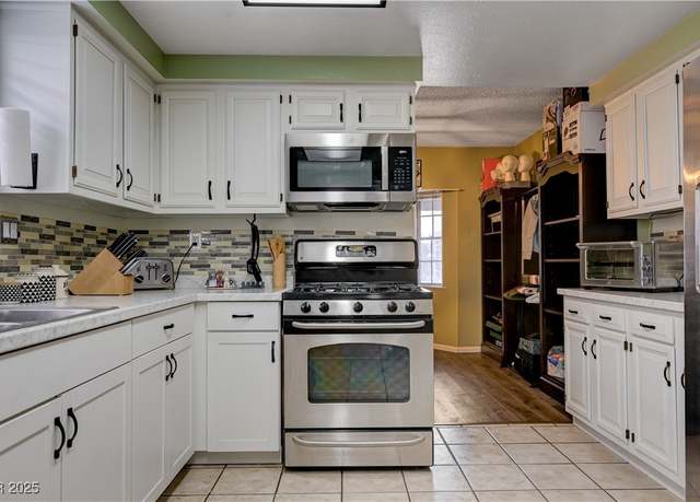 Property at 3928 Edgemoor Way, Las Vegas, NV 89121, 3 beds, 2 baths