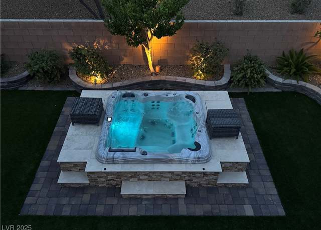 Property at 7424 Rainford St, Las Vegas, NV 89148, 4 beds, 3 baths