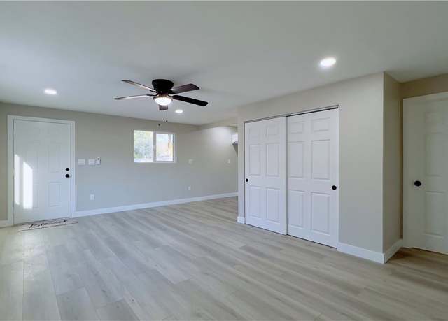 Property at 1720 E Oakey Blvd, Las Vegas, NV 89104, 5 beds, 3 baths