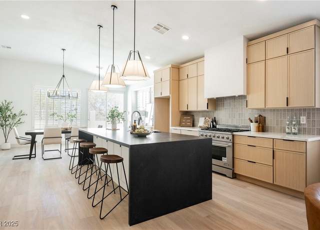 Property at 2968 Panorama Ridge Dr, Henderson, NV 89052, 3 beds, 2 baths