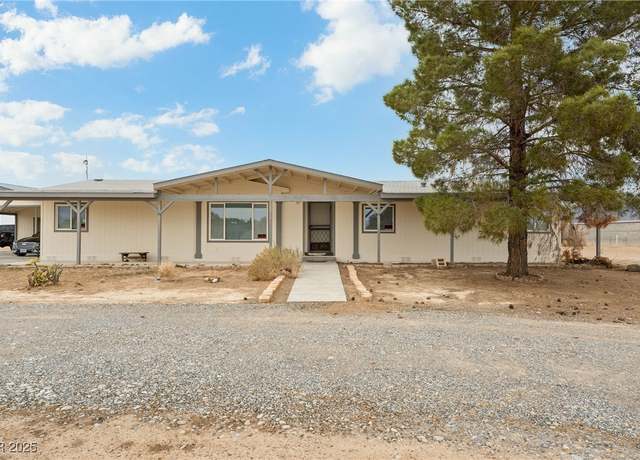 Property at 3560 E Thousandaire Blvd, Pahrump, NV 89061, 3 beds, 2 baths