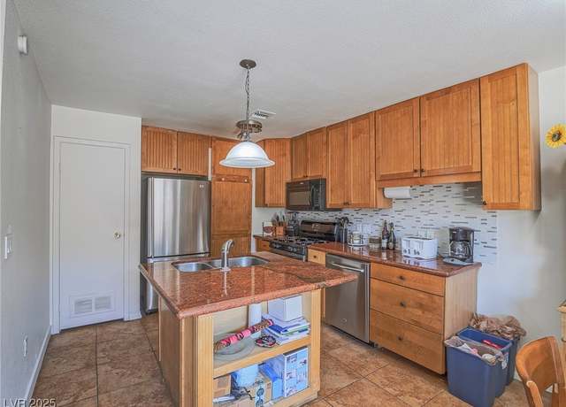 Property at 6162 Meadow Vista Ln, Las Vegas, NV 89103, 2 beds, 1 bath