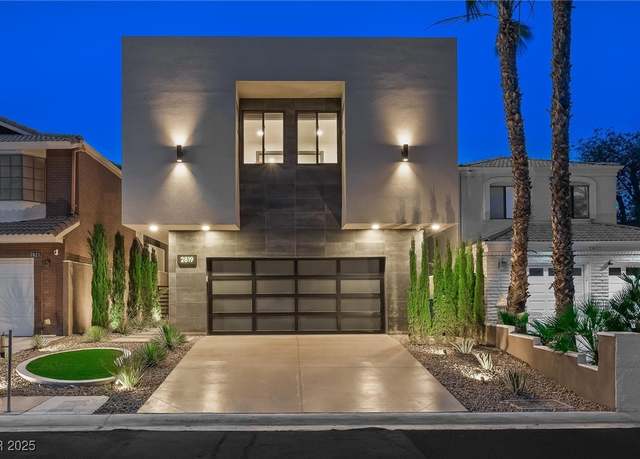 Property at 2819 Queens Courtyard Dr, Las Vegas, NV 89109, 4 beds, 3.5 baths