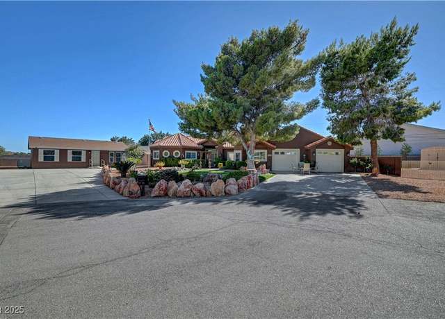 Property at 5725 N Durango Dr, Las Vegas, NV 89149, 3 beds, 2 baths