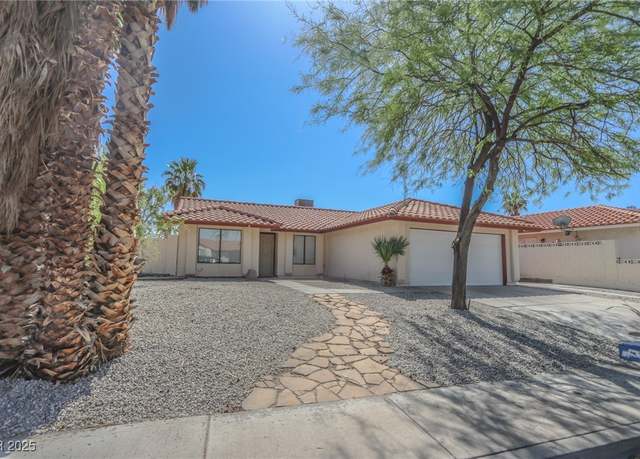 Property at 134 Saint Albans Dr, Henderson, NV 89015, 3 beds, 2 baths