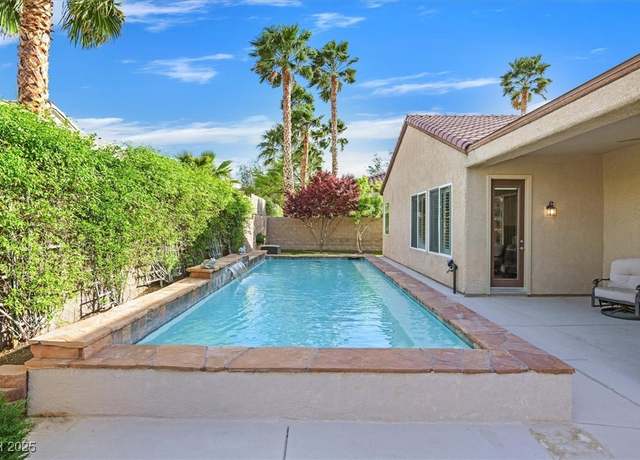 Property at 2132 Twin Falls Dr, Henderson, NV 89044, 2 beds, 2.5 baths